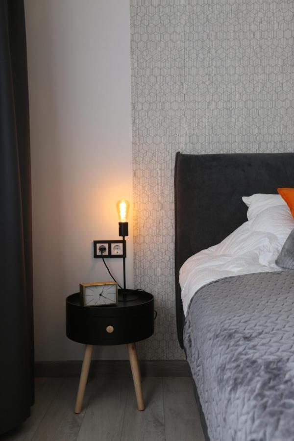 Comfy 2 Room Apartment - Free Parking - 350Mbps Wifi - Netflix Kaunas Esterno foto